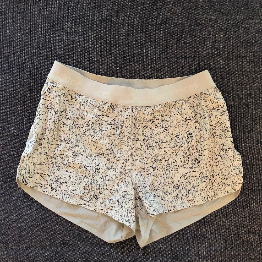 Outdoor Voices Shorts White Size Small